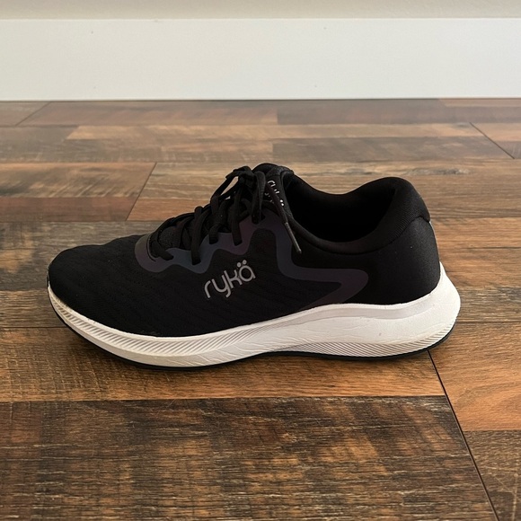 Ryka Flourish Walking Shoes in Black White - Picture 5 of 15